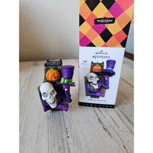 Hallmark stand up skeleton new Halloween ornament sound funny haunted house Xmas